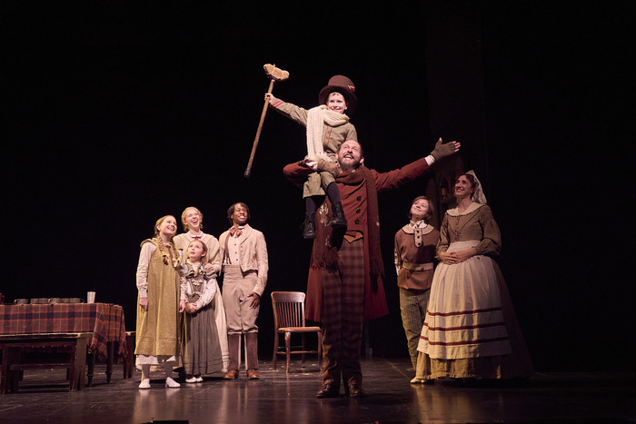 Photos: A CHRISTMAS CAROL at Great Lakes Theater  Image