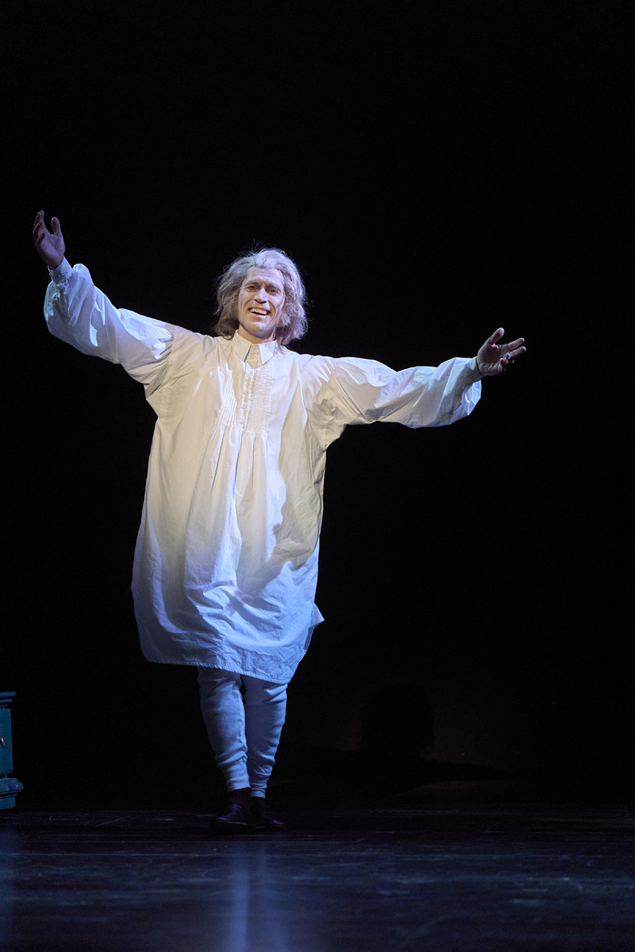 Photos: A CHRISTMAS CAROL at Great Lakes Theater  Image