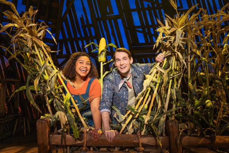 Review: SHUCKED THE MUSICAL at Hobby Center For The Performing Arts Image