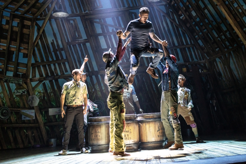 Review: SHUCKED THE MUSICAL at Hobby Center For The Performing Arts Image