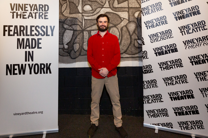 Photos: 300 PAINTINGS Opens At Vineyard Theatre  Image