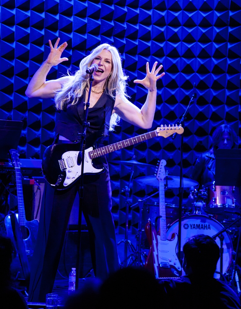 Review: LISA STEPHEN FRIDAY Leads A Rock Revolution at Joe's Pub  Image