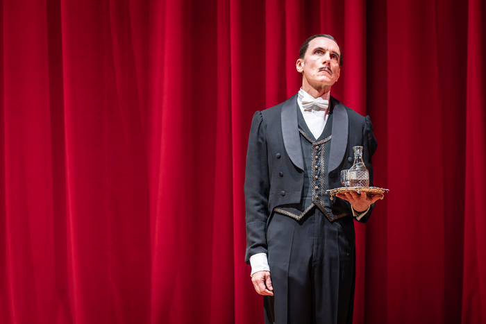 Photos: THE IMPORTANCE OF BEING EARNEST at the National Theatre Image