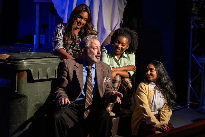 Photos: LITTLE SHOP OF HORRORS at Triangle Productions Image