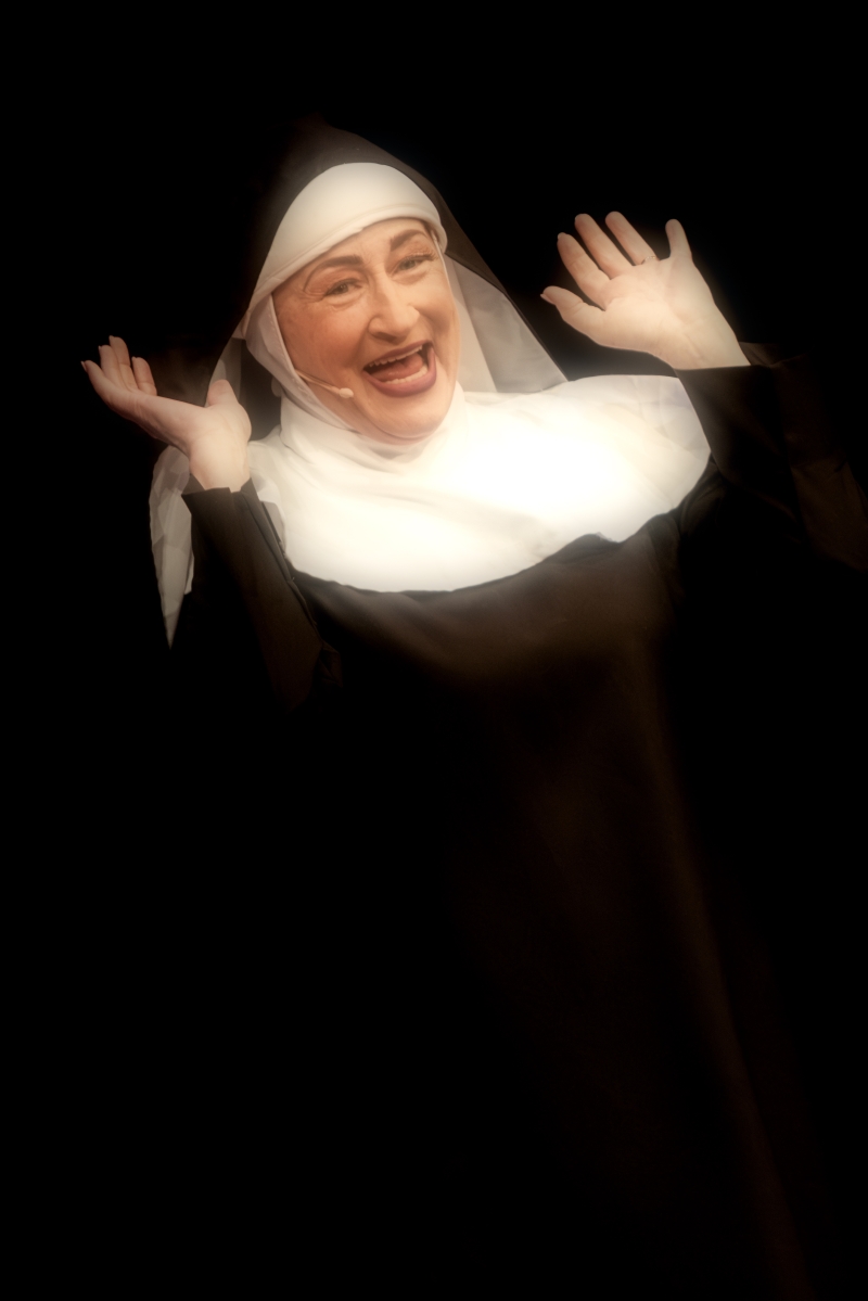 Review: NUNSENSE at New Theatre Restaurant  Image