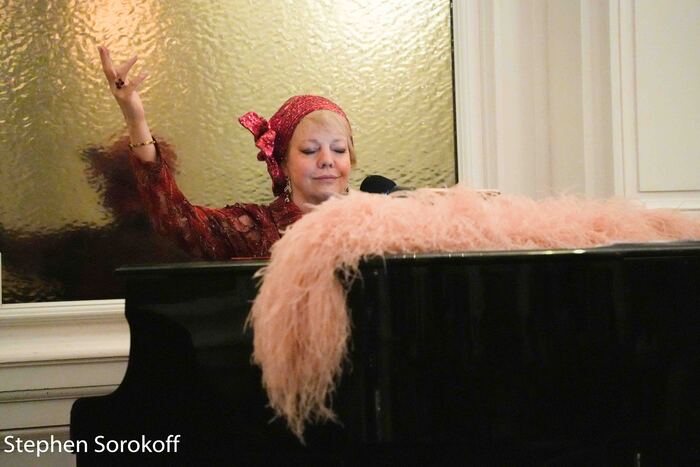 Review: KT SULLIVAN...Tuesdays at The Algonquin Roundtable Image