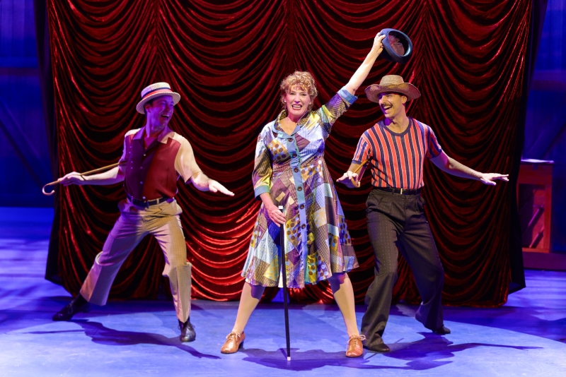 Review: WHITE CHRISTMAS at Paper Mill Playhouse-Ideal Holiday Cheer for All Image