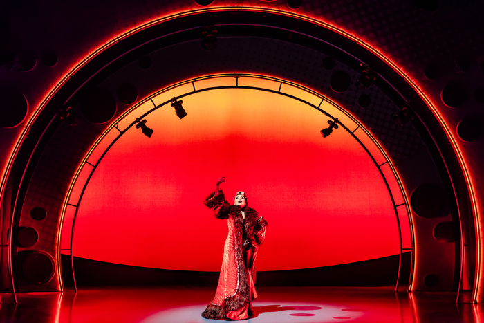 Photos: Kerry Ellis Joins UK Tour of 101 DALMATIANS THE MUSICAL Image