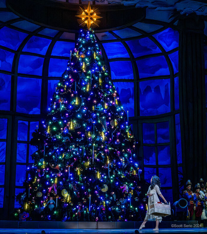 Review: Holiday Favorite THE NUTCRACKER at The Academy Of Music Image