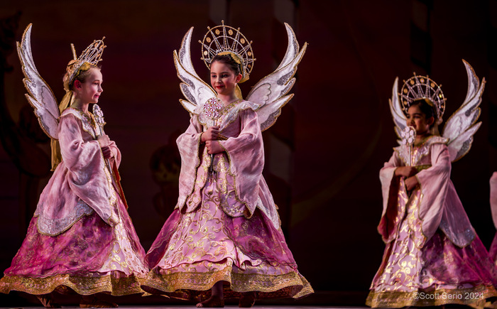 Review: Holiday Favorite THE NUTCRACKER at The Academy Of Music Image