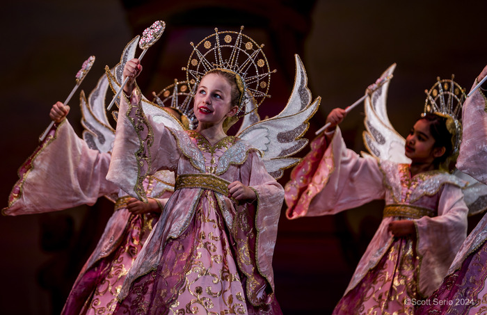 Review: Holiday Favorite THE NUTCRACKER at The Academy Of Music Image