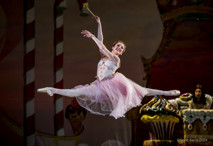 Review: Holiday Favorite THE NUTCRACKER at The Academy Of Music Image