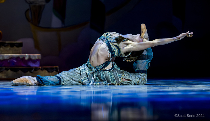 Review: Holiday Favorite THE NUTCRACKER at The Academy Of Music Image