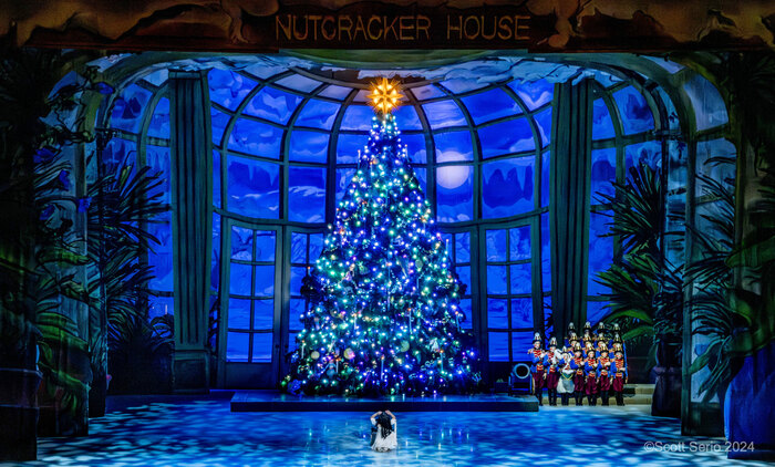 Review: Holiday Favorite THE NUTCRACKER at The Academy Of Music  Image