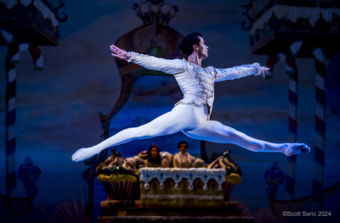 Review: Holiday Favorite THE NUTCRACKER at The Academy Of Music Image