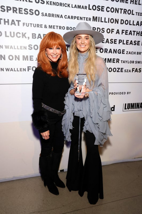 Reba McEntire and Lainey Wilson Photo