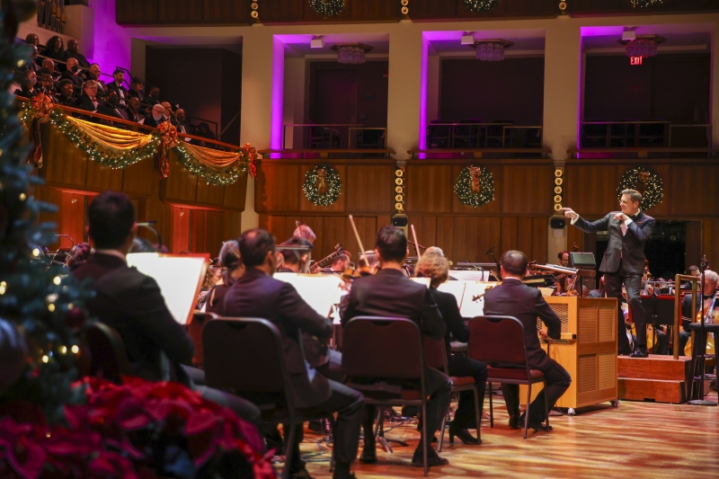 Review: A HOLIDAY POPS! WITH JESSICA VOSK AND THE NATIONAL SYMPHONY ORCHESTRA at Kennedy Center Image