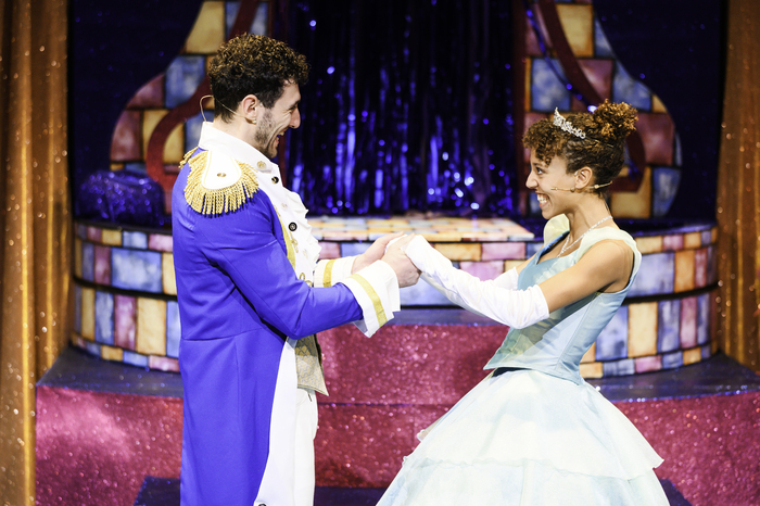 Photos: CINDERELLA At King's Head Theatre  Image