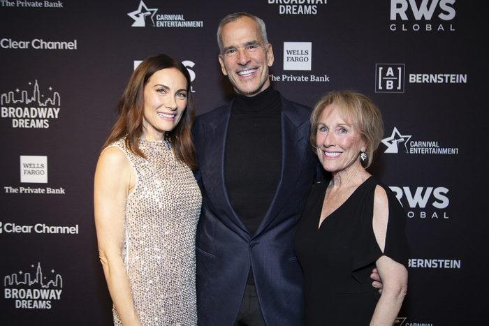 Photos: Laura Benanti Honored At 2024 BROADWAY DREAMS Gala Image