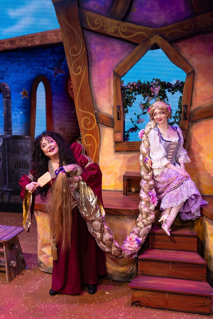 Photos: RAPUNZEL AND HER HOLIDAY WISH at Laguna Playhouse Image