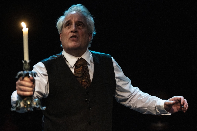 Review: A CHRISTMAS CAROL: A GHOST STORY OF CHRISTMAS at Olney Theatre Center Image