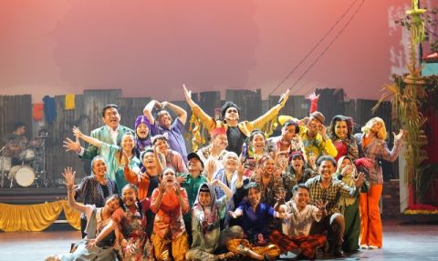 Review: MUSIKAL DANGDUT: KUKEJAR KAU SAYANG is a Jubilant Union of Dangdut and Musical Theater  Image