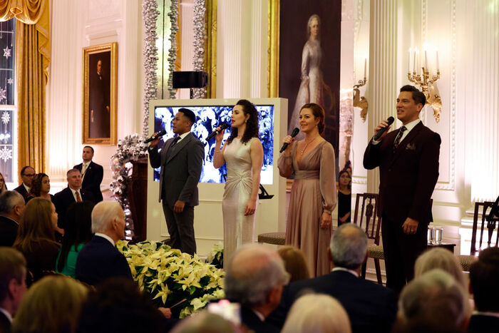 Photos: THE EYES OF THE WORLD at The White House Image