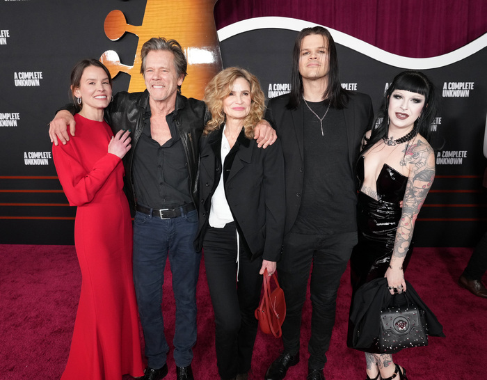 Sosie Bacon, Kevin Bacon, Kyra Sedgwick, Travis Bacon and Angelina Sambrotto Photo