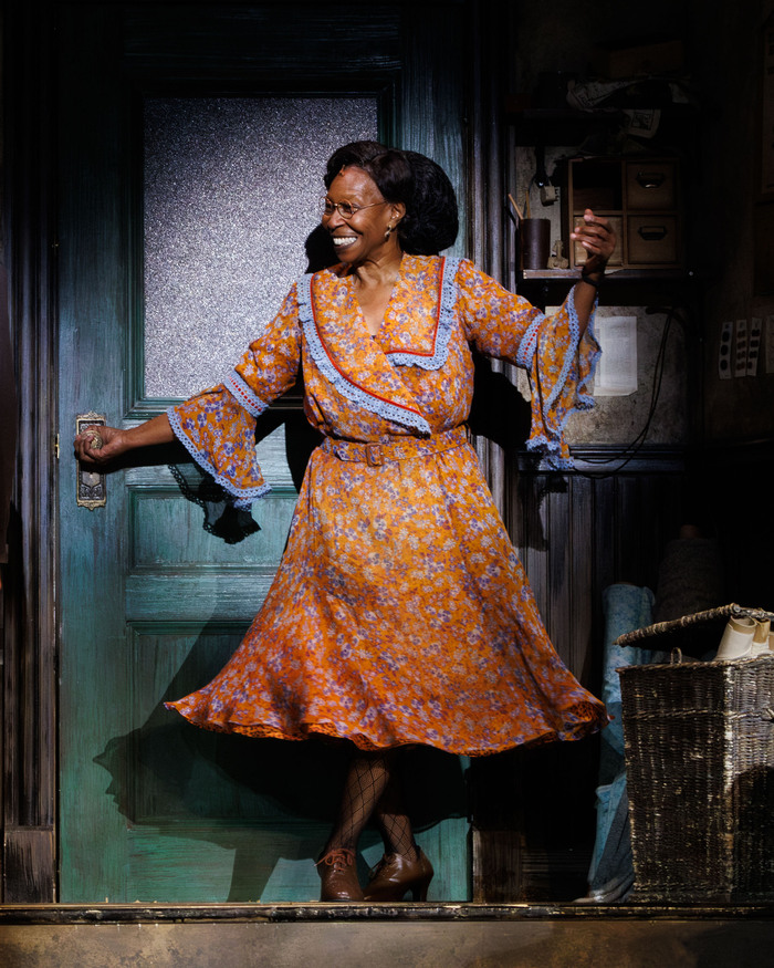 Photos/Video: Whoopi Goldberg Joins the Cast of ANNIE at The Theater at Madison Square Garden  Image