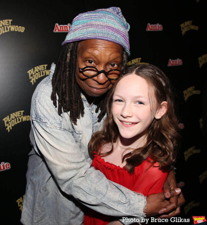 Photos: Whoopi Goldberg & ANNIE Cast Celebrate at Planet Hollywood NYC  Image