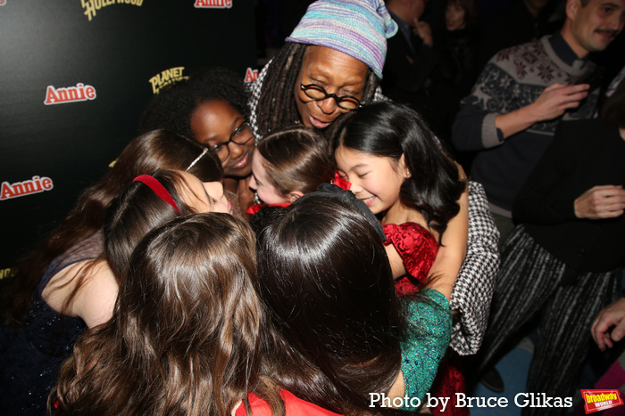 Photos: Whoopi Goldberg & ANNIE Cast Celebrate at Planet Hollywood NYC  Image