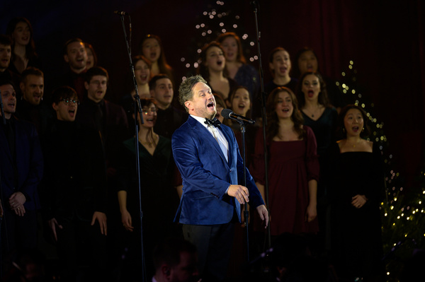 Photos: Eden Espinosa, Christopher Fitzgerald and More Take The Stage in CHRISTMAS TIME IN THE CITY Image