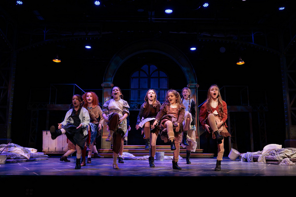 Photos: First Look At ANNIE At The Encore Musical Theatre Company  Image