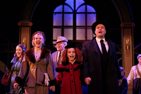 Photos: First Look At ANNIE At The Encore Musical Theatre Company  Image