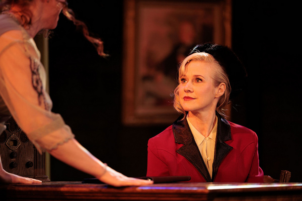 Photos: First Look At ANNIE At The Encore Musical Theatre Company Image