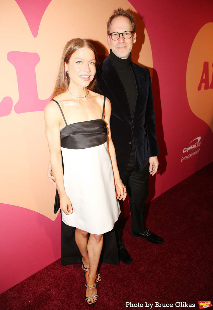 Photos: ALL IN: COMEDY ABOUT LOVE Cast Walks the Red Carpet at Gala Night Image