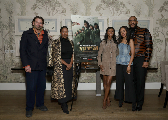 Bradley Cooper, Nicole Avant, Ebony Obsidian, Kerry Washington and Tyler Perry  Photo