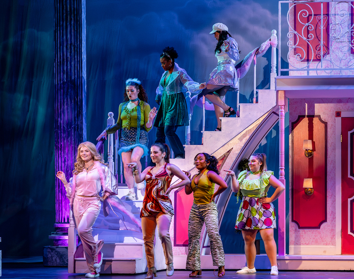 Photos: LEGALLY BLONDE: THE MUSICAL At Music Theater Works Image