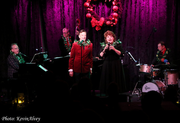 Review: A SWINGING BIRDLAND CHRISTMAS at Birdland Is Holiday Glee Galore  Image