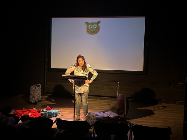 Photos: BAGGAGE AT THE DOOR En Español at The Chain Studio Theater Image