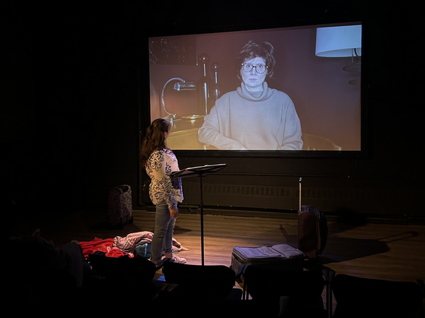 Photos: BAGGAGE AT THE DOOR En Español at The Chain Studio Theater Image