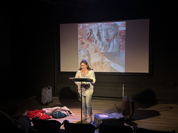 Photos: BAGGAGE AT THE DOOR En Español at The Chain Studio Theater Image