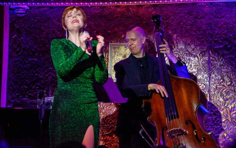 Review: Carole J. Bufford Brings The Jolly To 54 Below With YULETIDE CAROLE  Image