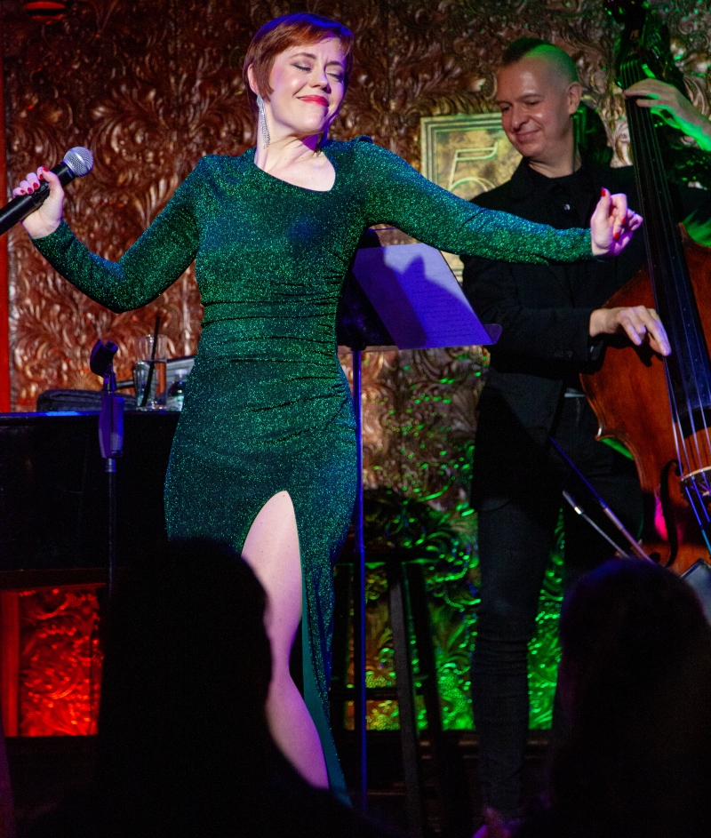 Review: Carole J. Bufford Brings The Jolly To 54 Below With YULETIDE CAROLE  Image