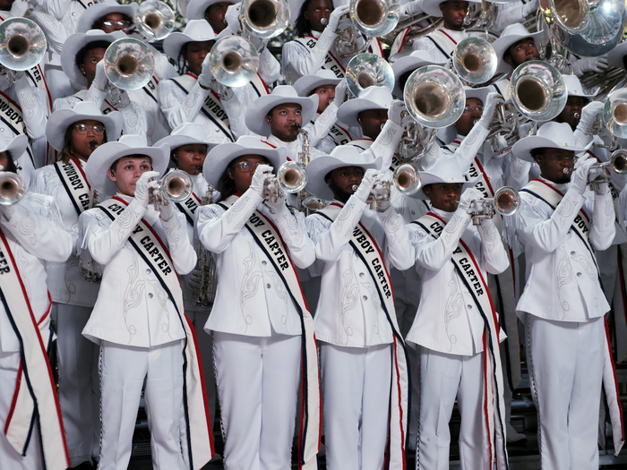 Photos: Beyoncé Delivers NFL Christmas Gameday Halftime Performance  Image