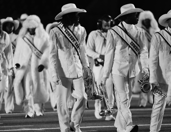 Photos: Beyoncé Delivers NFL Christmas Gameday Halftime Performance  Image