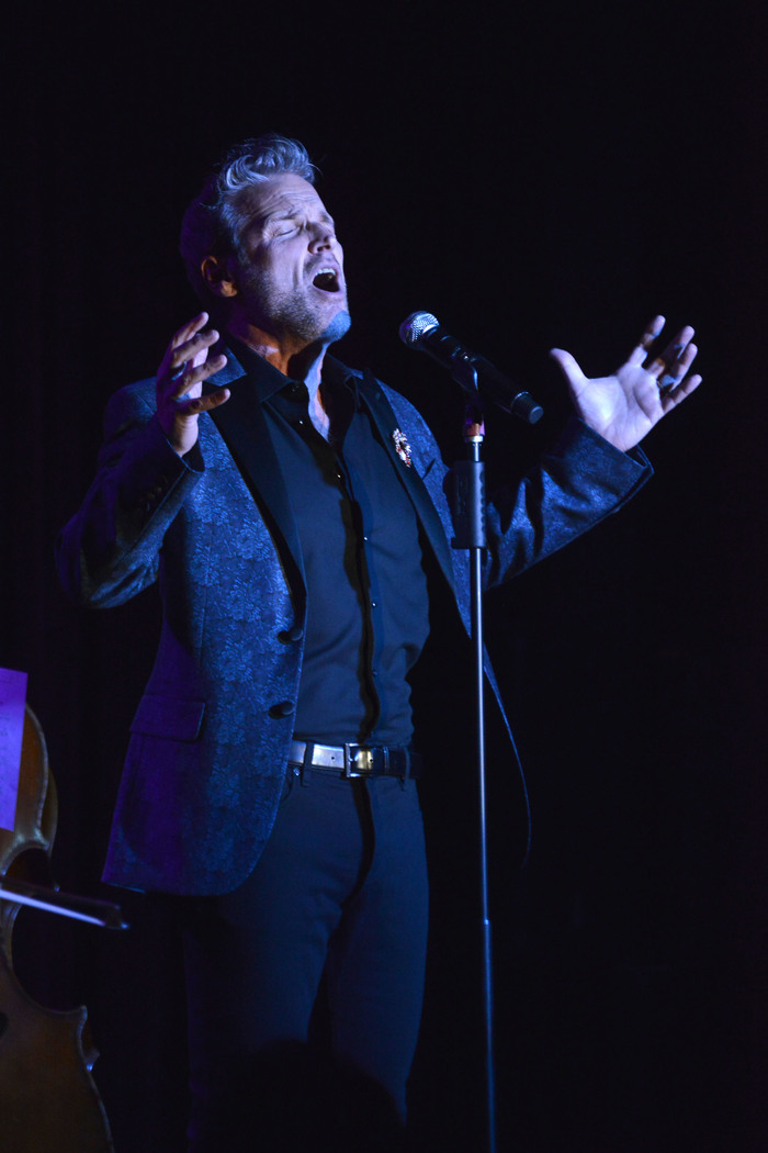 Photos: HUGH PANARO: MAN WITHOUT A MASK at Catalina Jazz Club  Image