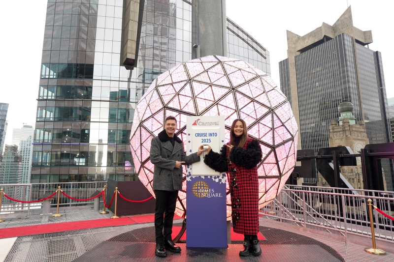 What to Watch on New Year's Eve - Sara Bareilles, Reneé Rapp, & More Image