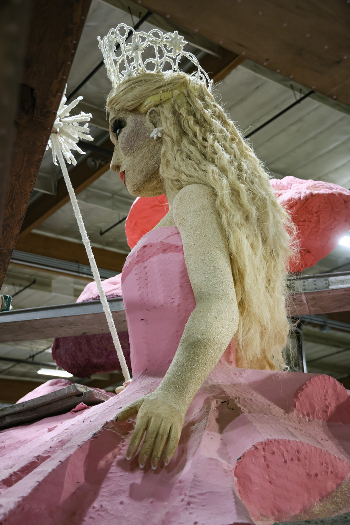 Photos: WICKED Float Comes to Pasadena's Rose Parade  Image