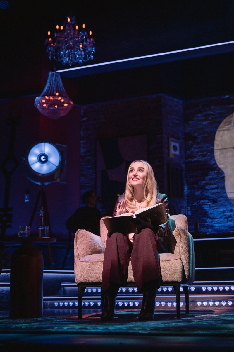 Interview: SNL's Chloe Fineman Feels 'Wired For Theater' for ALL IN Broadway Debut  Image